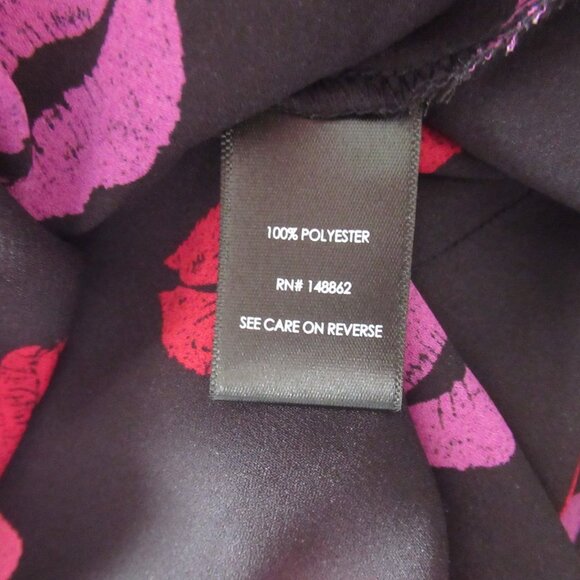 Torrid Harper Top 2 2X Black Pink Lip Print Popover 3/4 Sleeve Plus Size - Picture 7 of 7